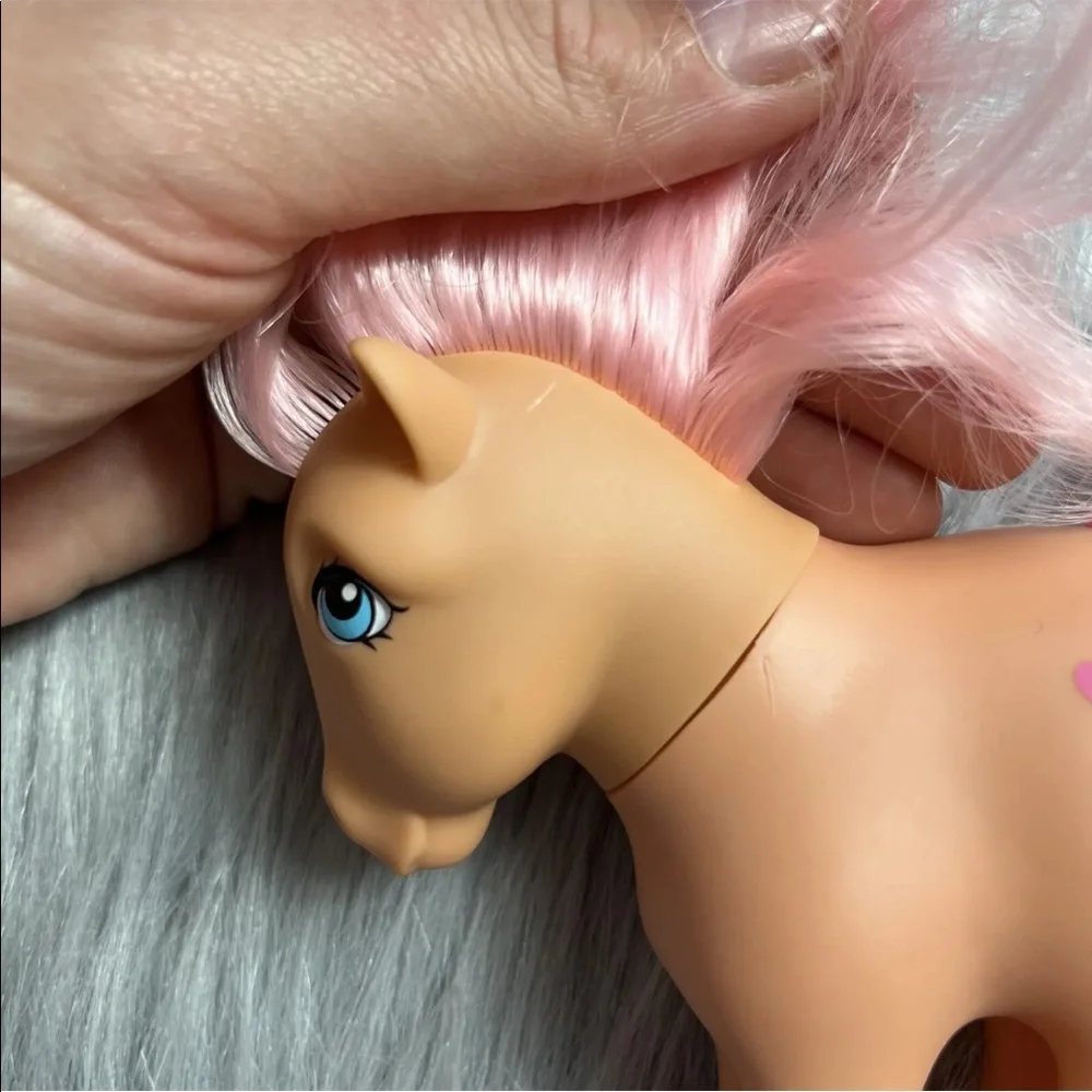 2017 Hasbro My Little Pony Peachy Hearts Remake Toy